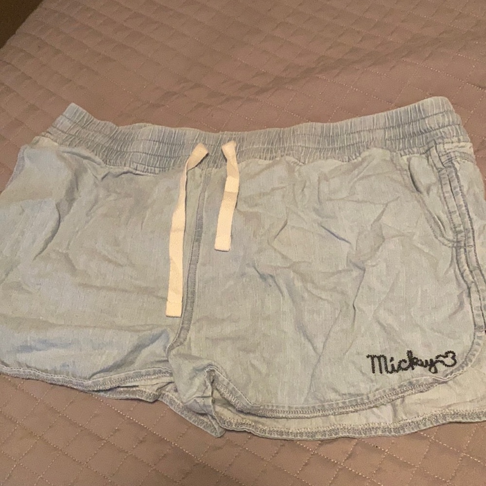 Junk food Mickey shorts size large